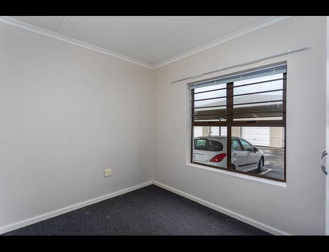 2 BEDROOM APARTMENT SOLD IN VREDEKLOOF